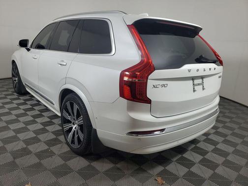 2024 Volvo XC90 B6 Ultimate Bright Theme 7-Seater