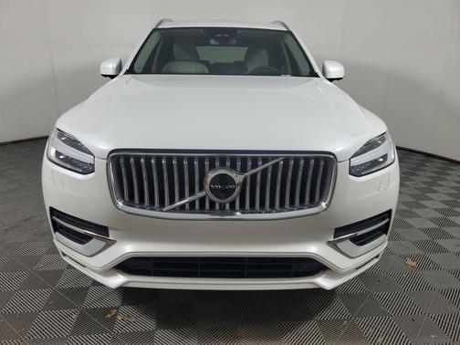 2024 Volvo XC90 B6 Ultimate Bright Theme 7-Seater