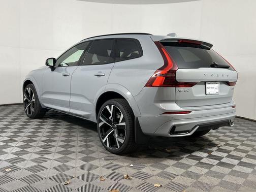 2026 Volvo XC60 B5 Ultra