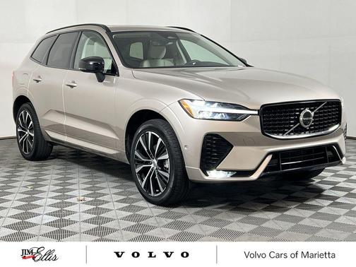 2025 Volvo XC60 B5 Plus