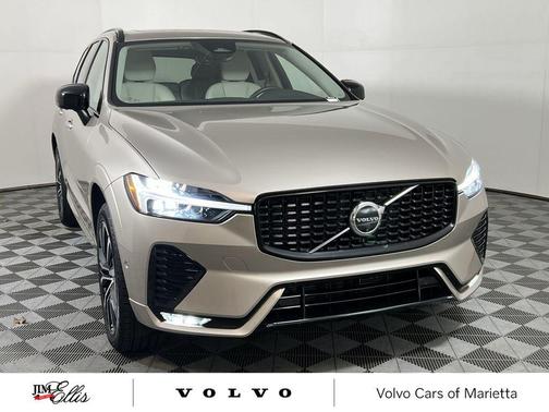 2025 Volvo XC60 B5 Plus