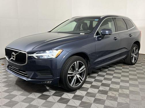 2021 Volvo XC60 T5 Momentum