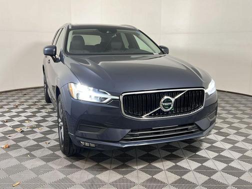 2021 Volvo XC60 T5 Momentum