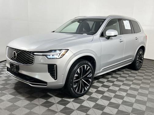 2025 Volvo XC90 B6 Plus 7-Seater