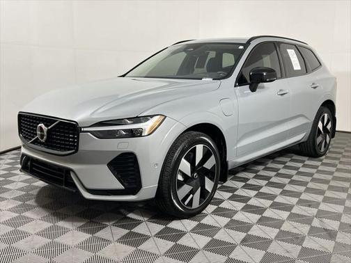 2024 Volvo XC60 Recharge Plug-In Hybrid T8 Plus Dark Theme