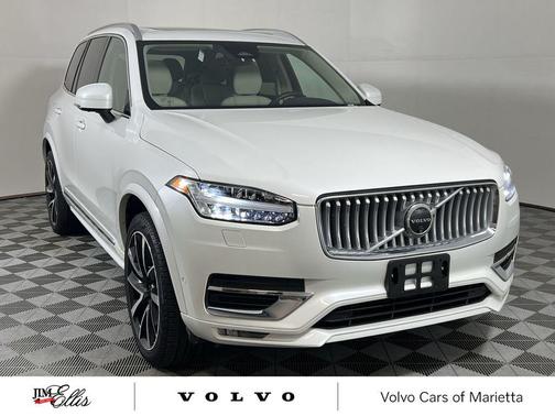 2024 Volvo XC90 B6 Plus Bright Theme 7-Seater