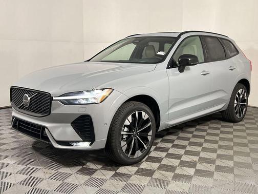 2026 Volvo XC60 B5 Plus