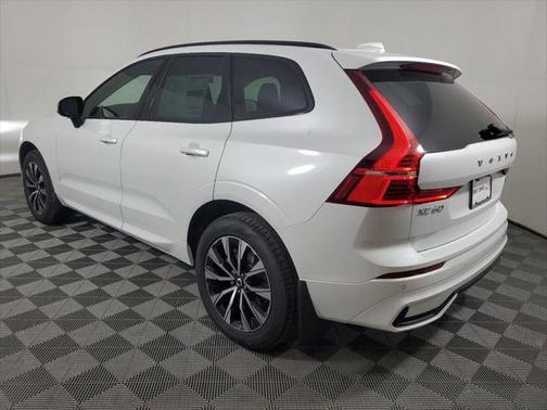 2025 Volvo XC60 B5 Core