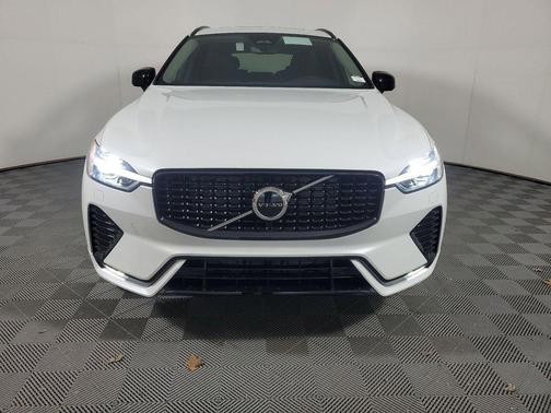 2025 Volvo XC60 B5 Core