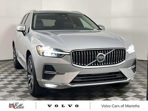2023 Volvo XC60 B5 Plus Bright Theme