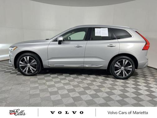 2023 Volvo XC60 B5 Plus Bright Theme