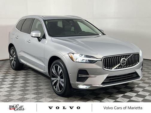 2023 Volvo XC60 B5 Plus Bright Theme