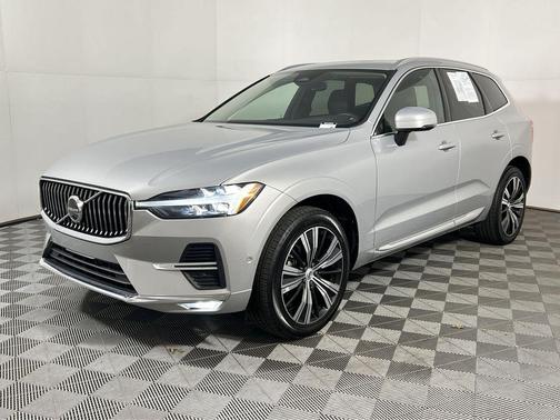 2023 Volvo XC60 B5 Plus Bright Theme