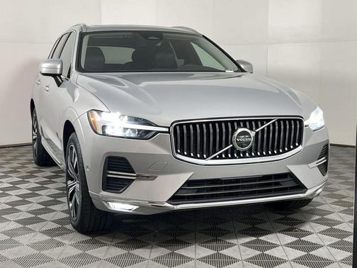 2023 Volvo XC60 B5 Plus Bright Theme