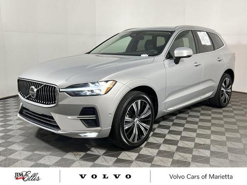 2023 Volvo XC60 B5 Plus Bright Theme