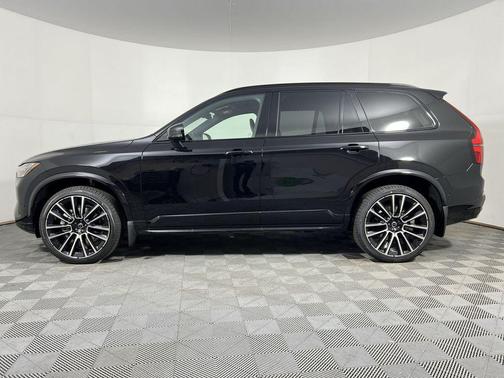 2026 Volvo XC90 B6 Ultra Dark Theme 7-Seater