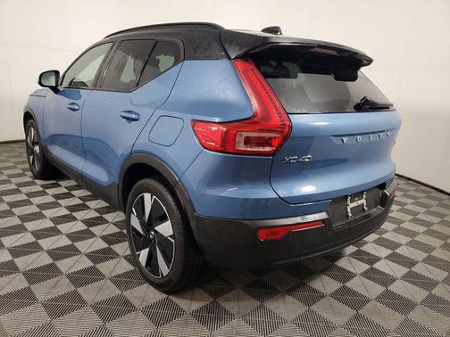 2024 Volvo XC40 Recharge Pure Electric Twin Core