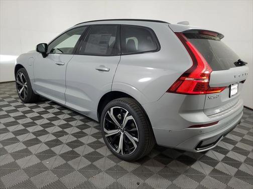 2025 Volvo XC60 Plug-In Hybrid T8 Ultra