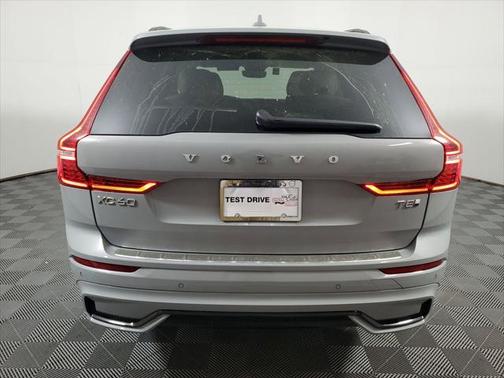 2025 Volvo XC60 Plug-In Hybrid T8 Ultra