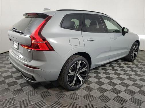 2025 Volvo XC60 Plug-In Hybrid T8 Ultra