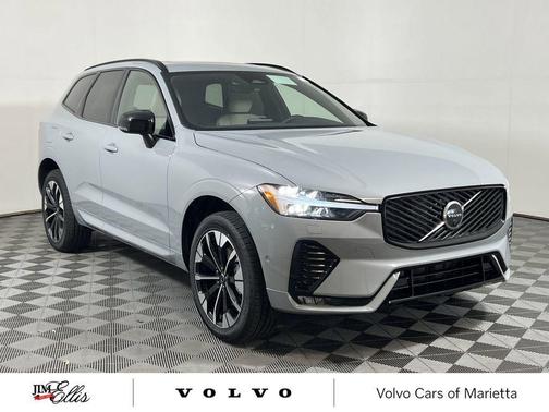 2026 Volvo XC60 B5 Plus