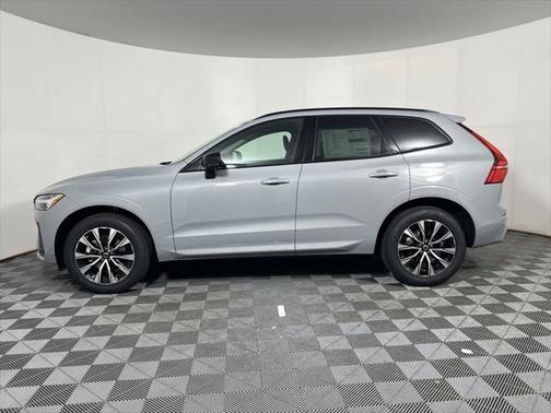 2025 Volvo XC60 B5 Core