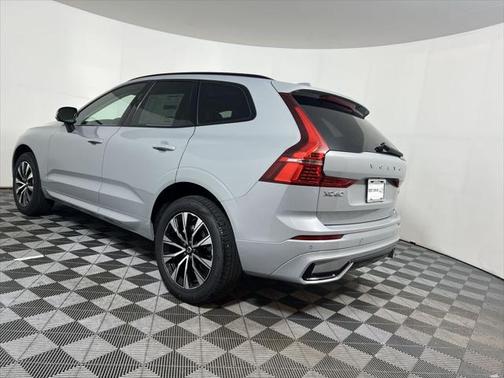 2025 Volvo XC60 B5 Core