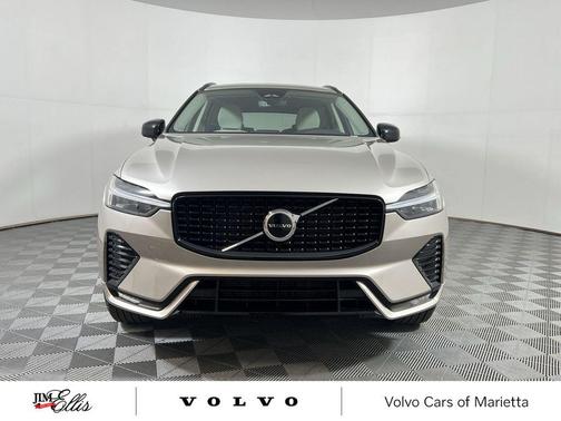 2025 Volvo XC60 B5 Core