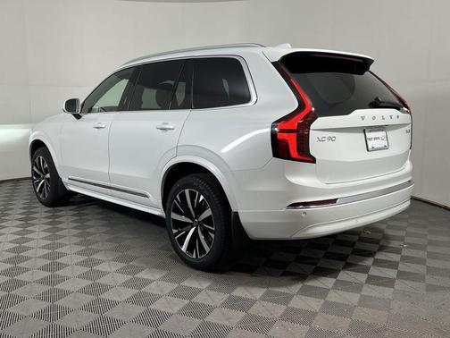 2026 Volvo XC90 B5 Core