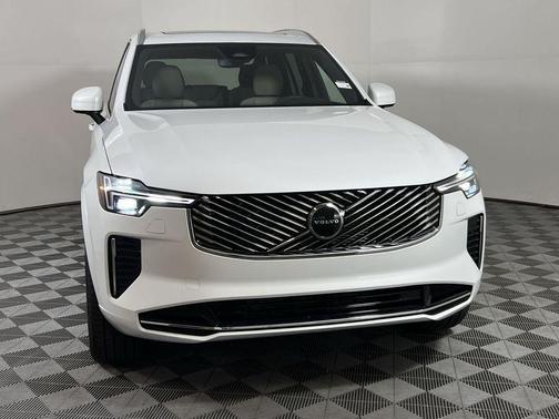 2026 Volvo XC90 B5 Core