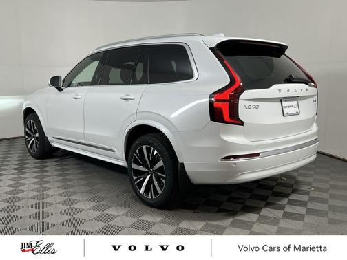 2026 Volvo XC90 B5 Core