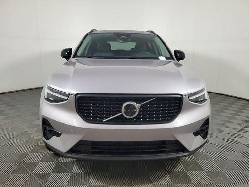2026 Volvo XC40 Ultra, B5 AWD Gas (mild hybrid), Dark
