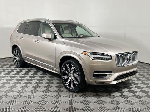 2024 Volvo XC90 B6 Plus Bright Theme 7-Seater