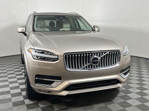 2024 Volvo XC90 B6 Plus Bright Theme 7-Seater