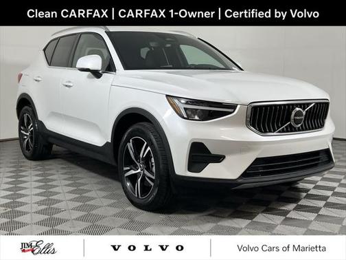 2025 Volvo XC40 B5 Core Bright Theme