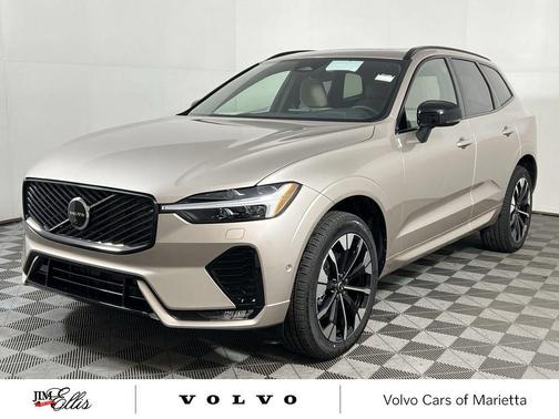 2026 Volvo XC60 B5 Plus