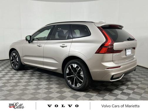2026 Volvo XC60 B5 Plus