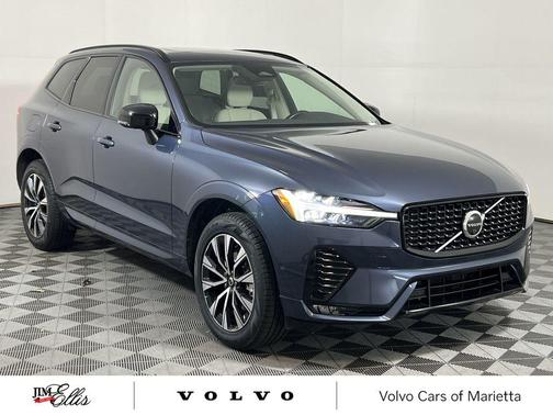 2023 Volvo XC60 B5 Plus Dark Theme