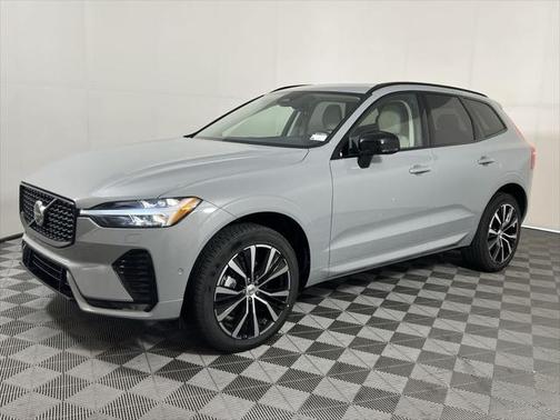 2025 Volvo XC60 B5 Plus
