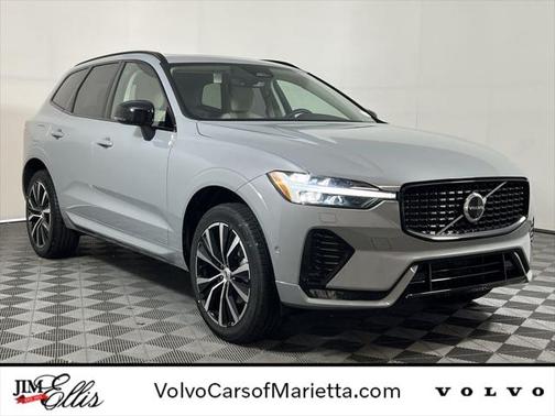 2025 Volvo XC60 B5 Plus