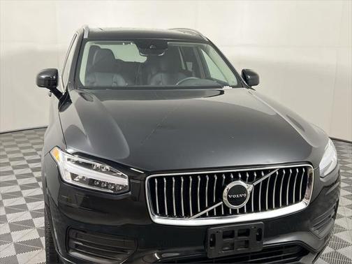 2022 Volvo XC90 T5 Momentum