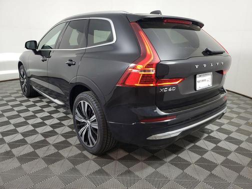 Onyx Black Metallic 2023 Volvo XC60 B5 Plus Bright Theme