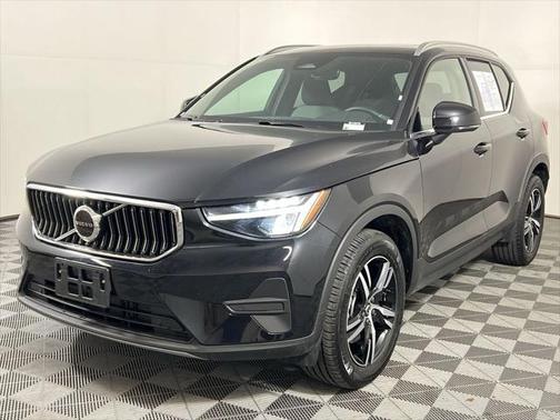 2025 Volvo XC40 B5 Core Bright Theme