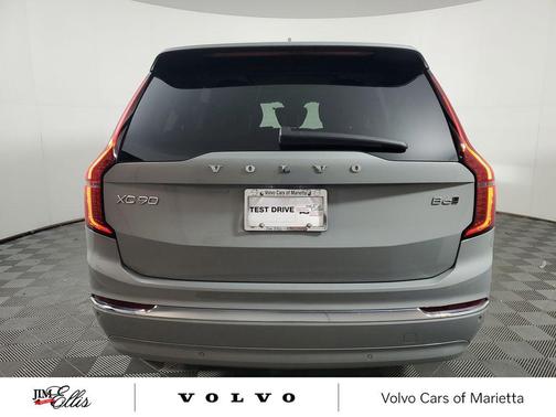 2025 Volvo XC90 B6 Core