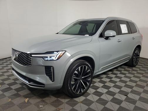 2025 Volvo XC90 B6 Core