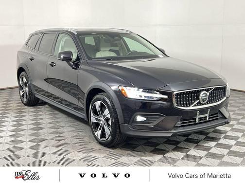 2024 Volvo V60 Cross Country B5 Plus