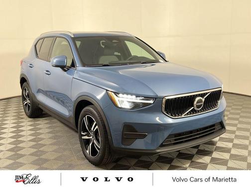 2023 Volvo XC40 B4 Core