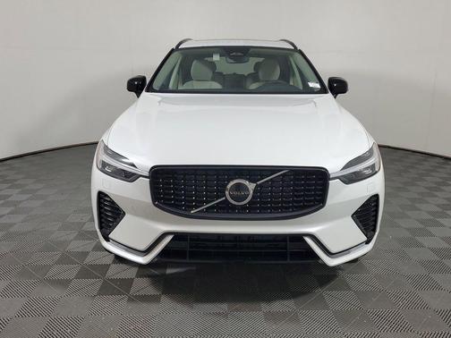 2025 Volvo XC60 B5 Core