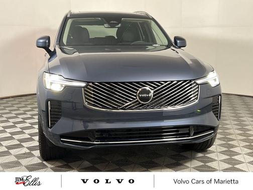 2025 Volvo XC90 B5 Core