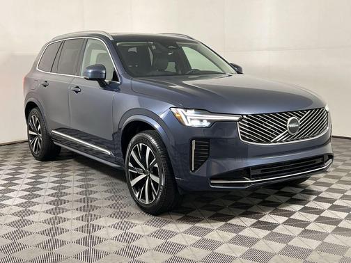 2025 Volvo XC90 B5 Core